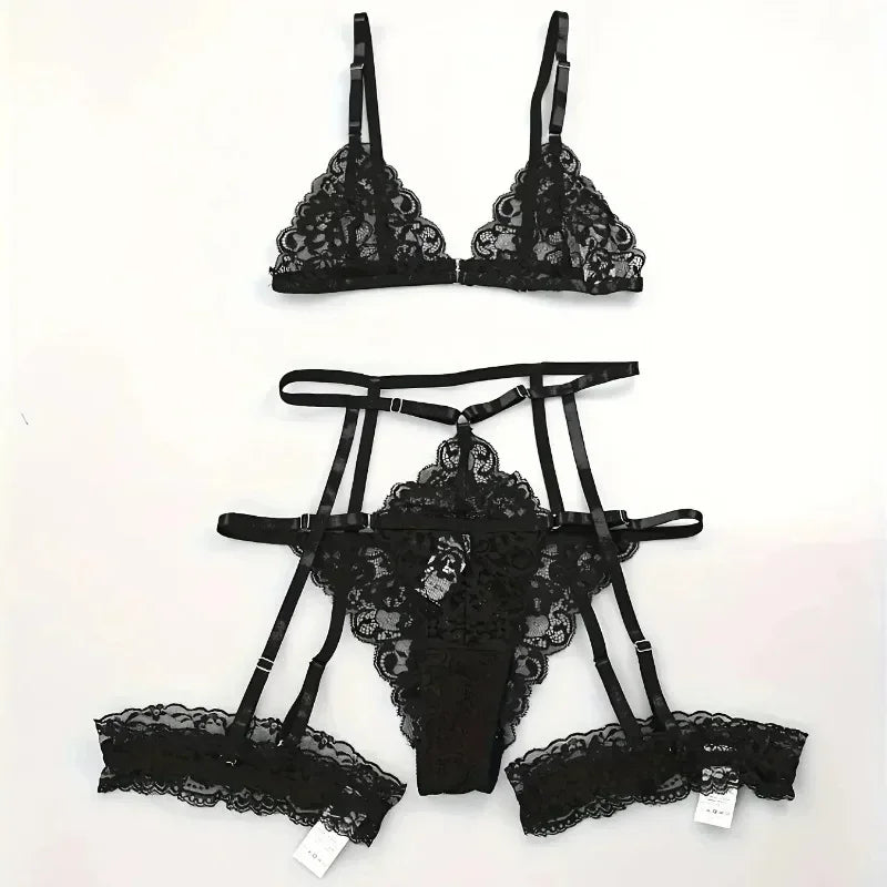 Conjunto de Lencería 3 Piezas de Encaje Transparente – Elegancia y Sensualidad