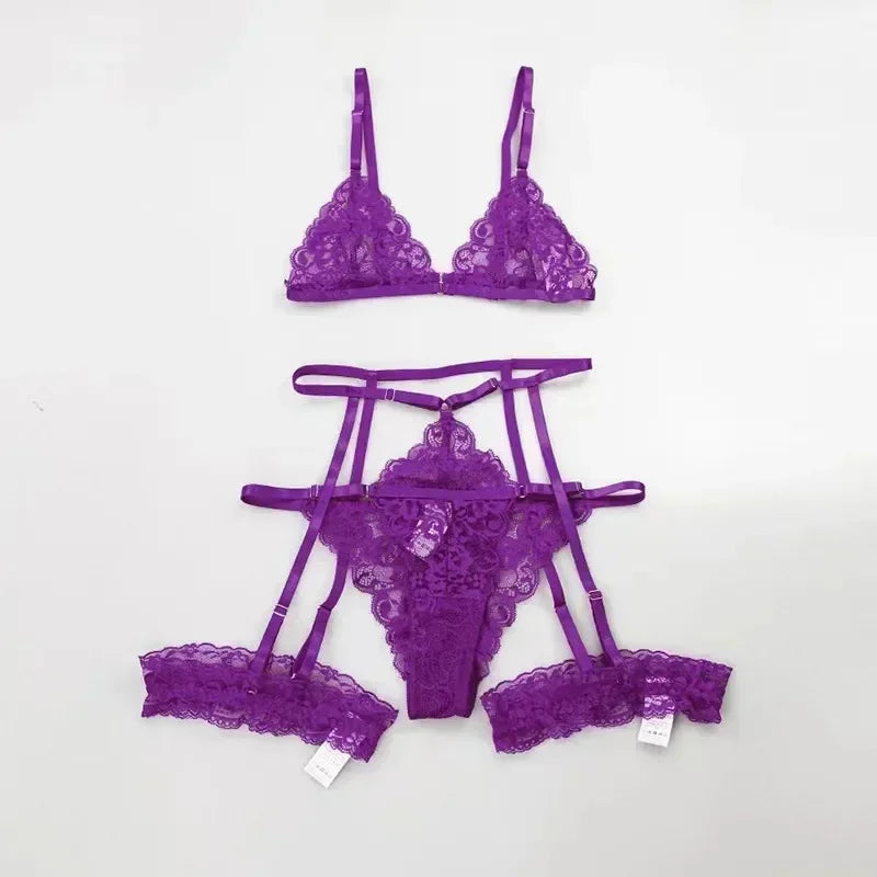 Conjunto de Lencería 3 Piezas de Encaje Transparente – Elegancia y Sensualidad