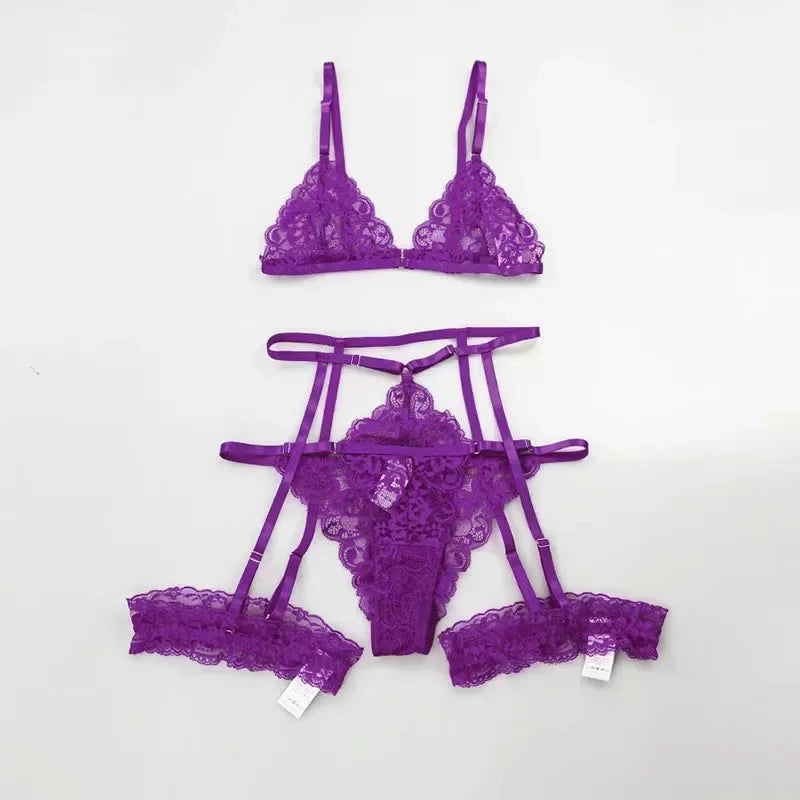 Conjunto de Lencería 3 Piezas de Encaje Transparente – Elegancia y Sensualidad